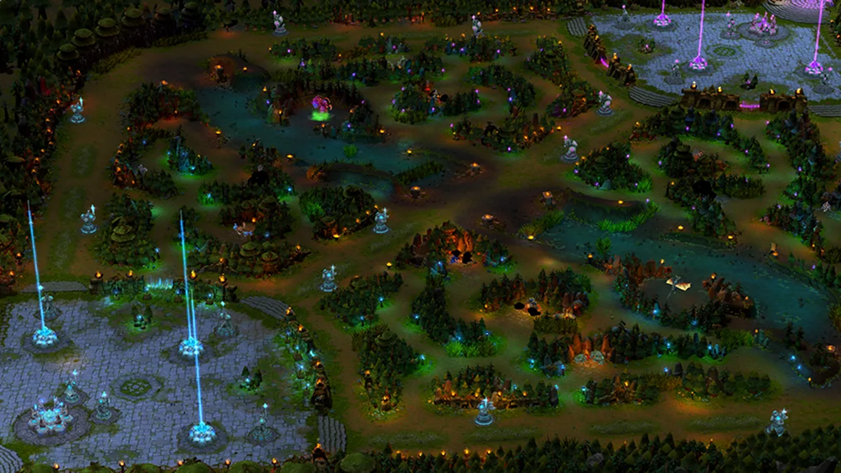 Overhead view of Classic Summoner's Rift showing both bases, lanes, river, and jungle camps